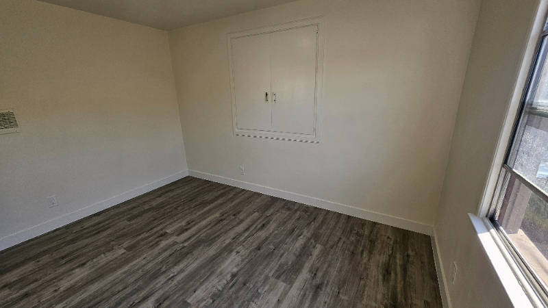 Building Photo - 3011 Carmona Ave