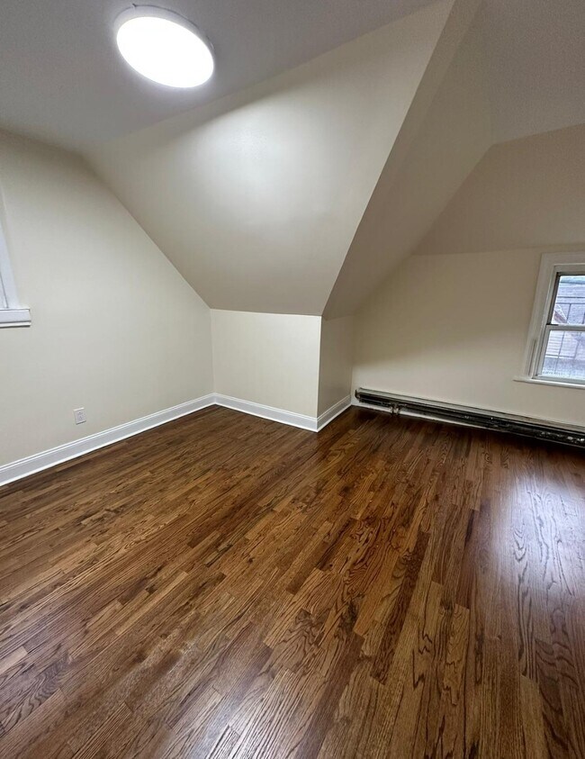 Building Photo - 381 Westervelt Ave