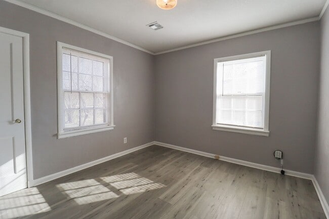 Building Photo - 3 Bed | 1 Bath in North Tulsa!