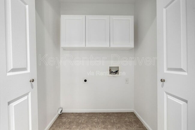 Building Photo - 9770 Mayfair St