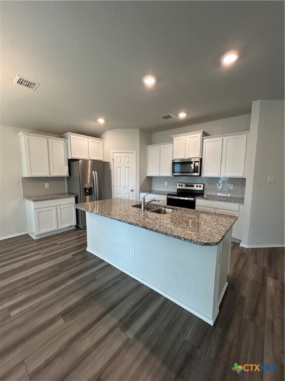 Building Photo - 1820 Fall Creek Ct
