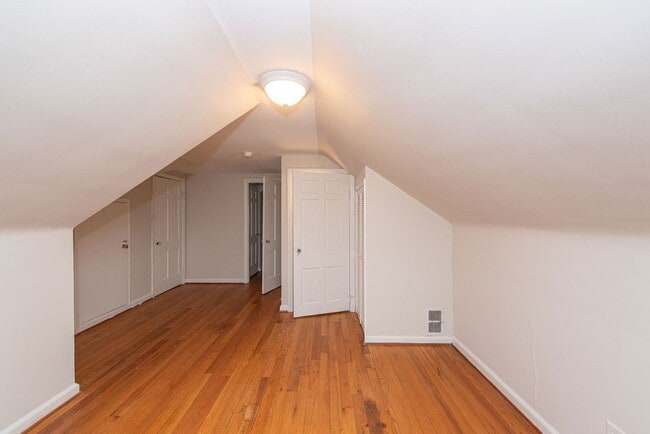 Building Photo - WESTWOOD - Freshly Updated & Move-In Ready! 4 bed 2.5 bath home