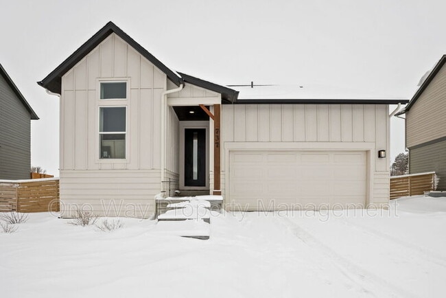 Building Photo - 737 67th Ave