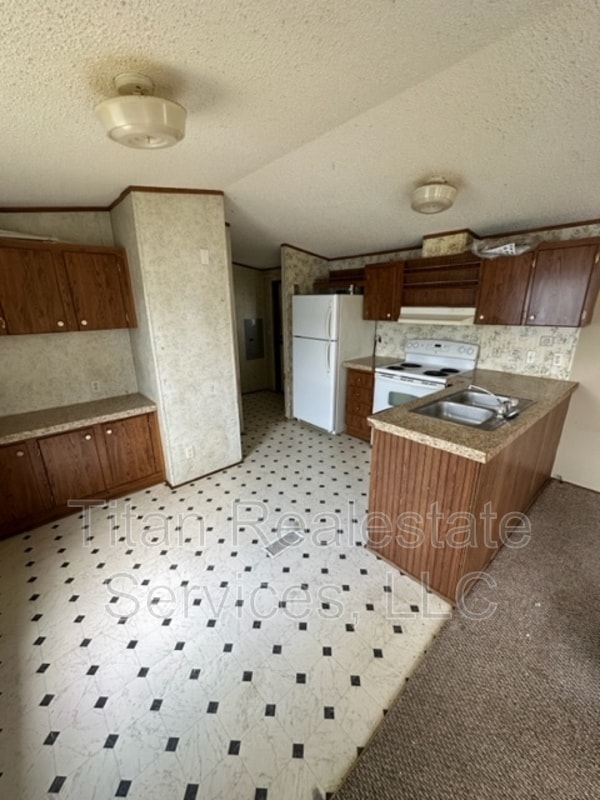 Building Photo - 1835 S Lake Arthur Ave