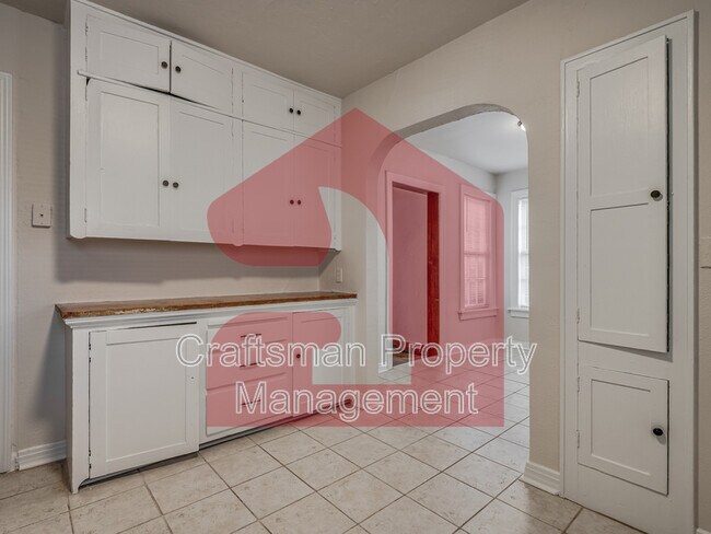 Building Photo - 1801 NW 22nd St