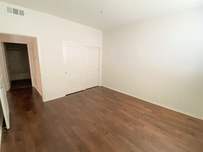 Building Photo - Executive 2-Bedroom Condo in the Prestigious South Bay 360 Community