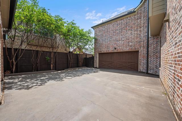 Building Photo - 10941 Yorkshire Ln