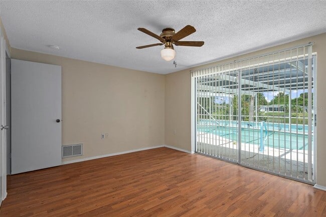 Building Photo - 7403 Populus Dr