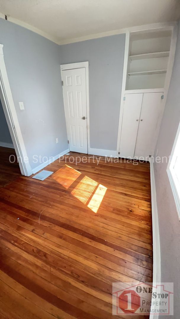 Building Photo - Beautiful 3 Bedroom 1 Bathroom Home in Kan...