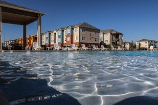 Building Photo - Skyland At Reserve