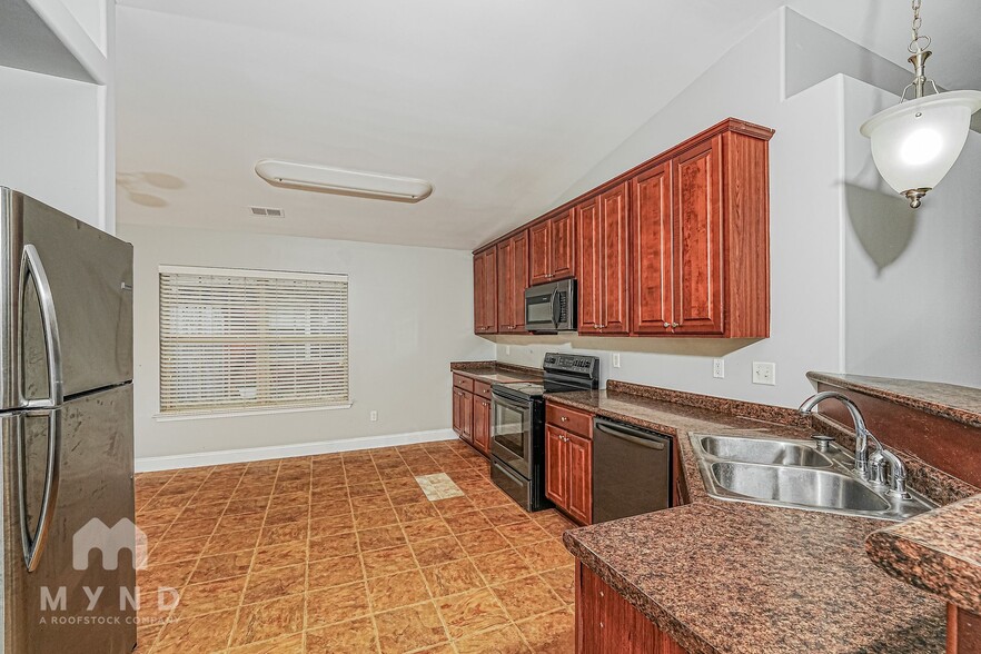 Building Photo - 4053 Cambridge Dr