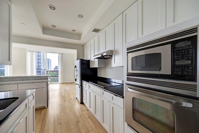 Building Photo - 5110 San Felipe St