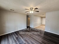 Building Photo - 6453 Rockford Dr