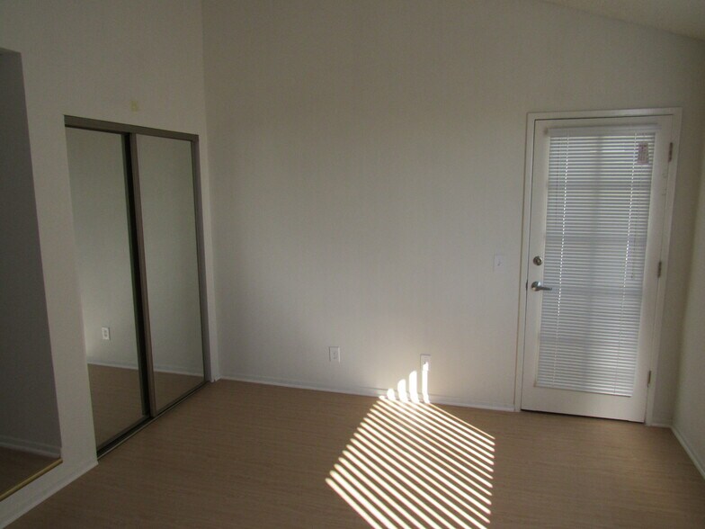 Building Photo - 7665 Fountain Ave