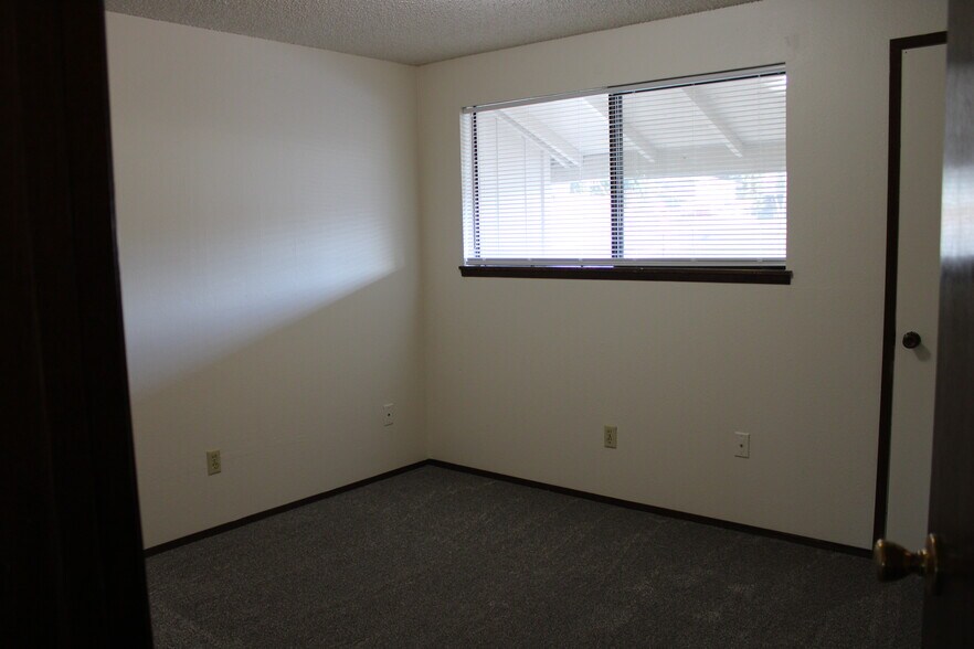 Building Photo - 494 N Colorado Ave