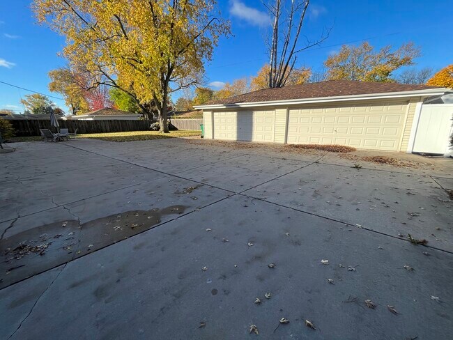Building Photo - 517 Bethel Dr