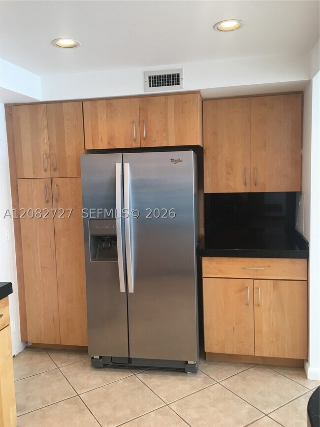 Building Photo - 1408 Brickell Bay Dr