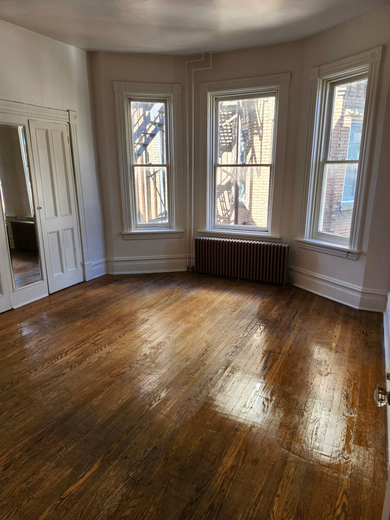 livingroom - 1627 N 2nd St