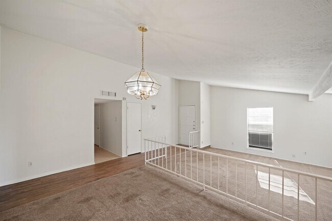 Building Photo - 15822 Danford Dr