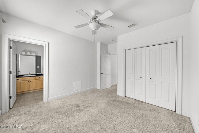 Building Photo - 11 S Wildflower Dr