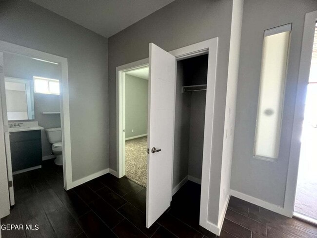 Building Photo - Open floor plan. 4 Bedrooms, 2.5 baths, 2 ...