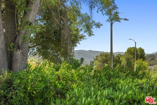 Building Photo - 3194 Rossini Pl
