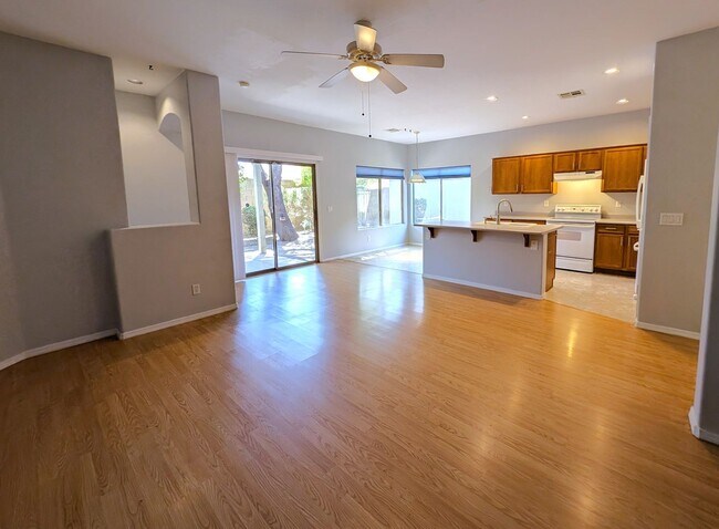 Building Photo - 3 Bedroom Home in the Crismon Crossing Com...