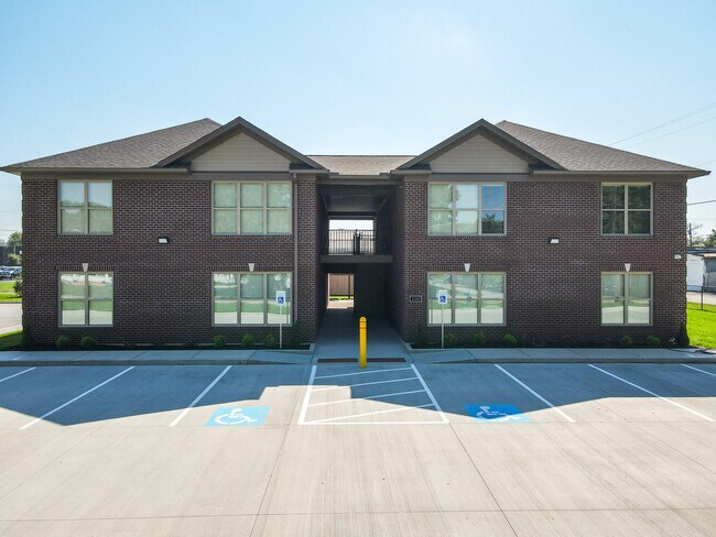 Building Photo - 204 Riverview Dr