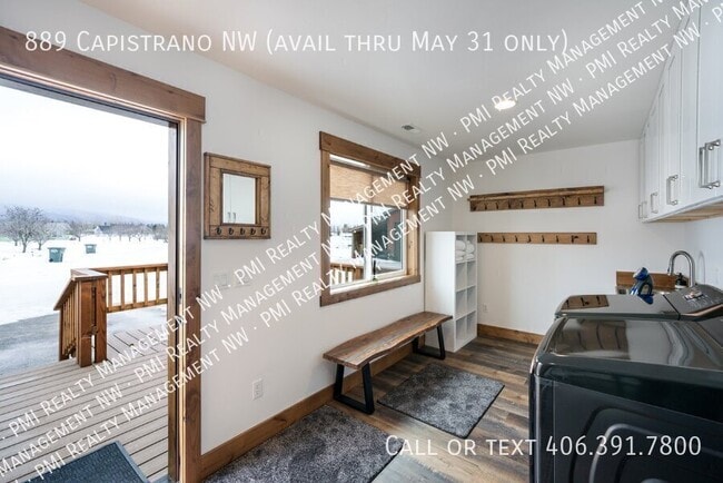 Building Photo - 889 Capistrano NW