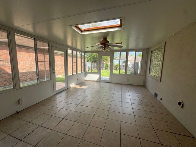 Building Photo - End of Cul-de-sac home