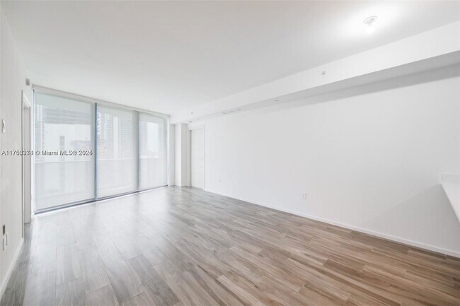 Building Photo - 801 S Miami Ave