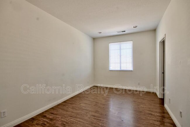 Building Photo - 34567 Spindle Tree St