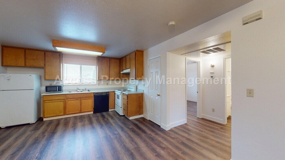 Building Photo - 114 Baker St