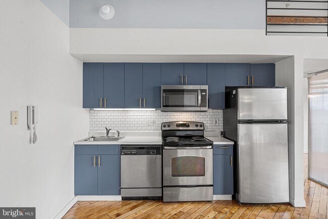 Building Photo - 428 N 13th St