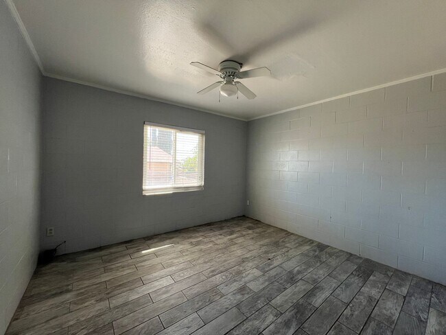 Building Photo - P266