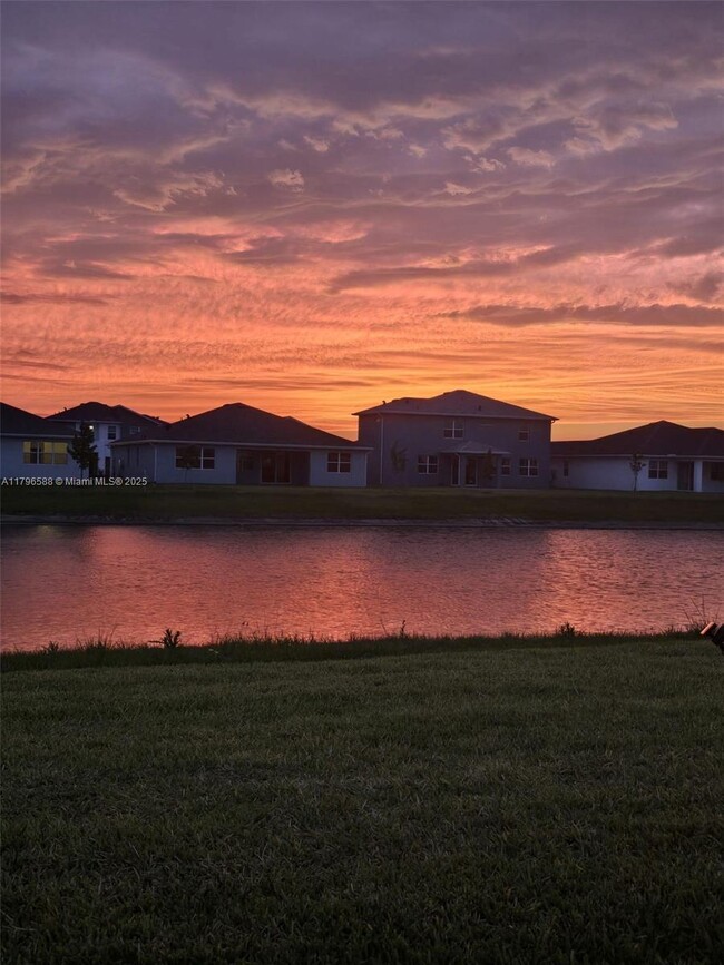 Building Photo - 10503 SW Orana Dr