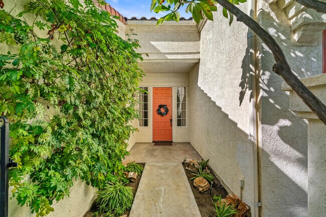 Building Photo - 37 Santo Domingo Dr