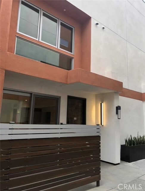 Building Photo - 1035 Figueroa Terrace