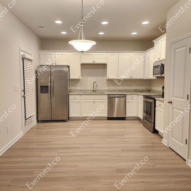 Building Photo - 210 Venture Dr