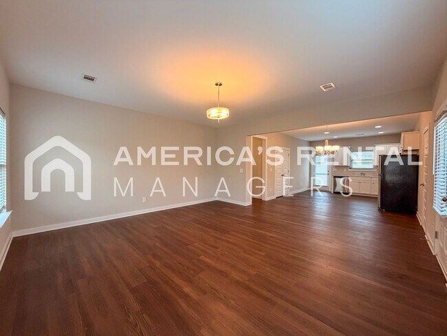 Building Photo - Modern Living in Brookwood!