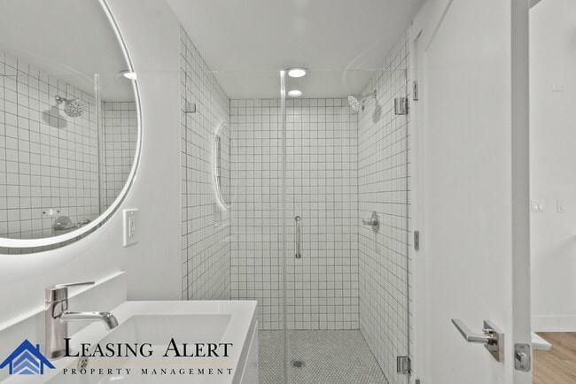 Building Photo - 5617 Klump Ave