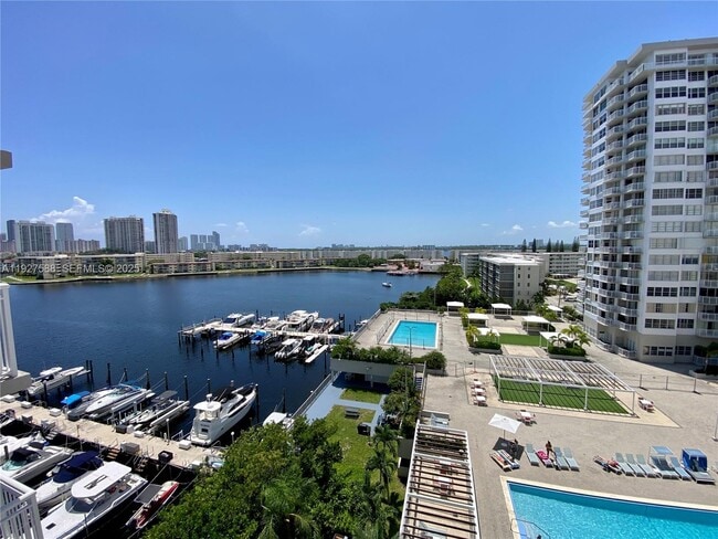 Building Photo - 18071 Biscayne Blvd