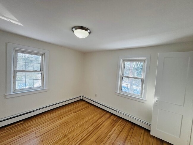 Building Photo - 154 Hegemans Ln