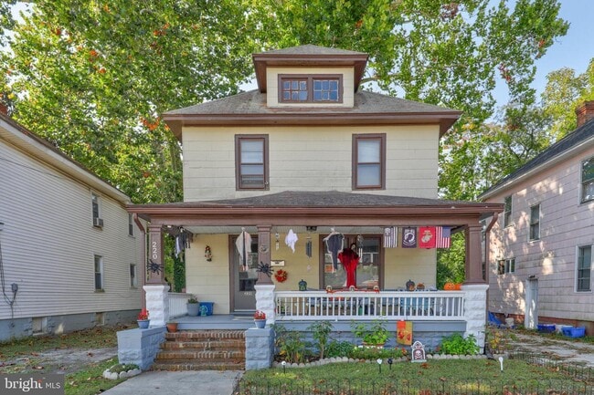 Building Photo - 220 Hazel Ave