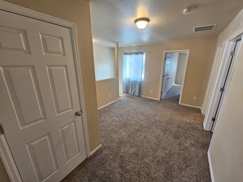 Building Photo - 5352 Canadian Rose View