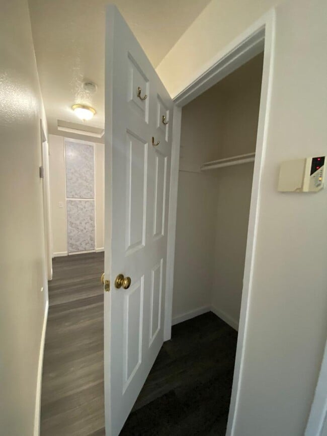 Building Photo - 4414 Royal Pine Cir