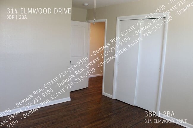 Building Photo - 314 Elmwood Dr