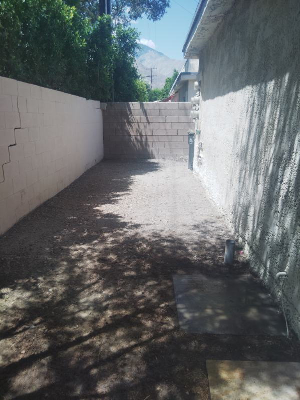 Building Photo - Quaint Complex Near Downtown Palm Springs
