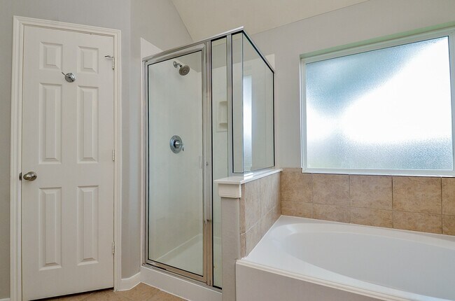 Building Photo - 24514 Springwood Glen Ln