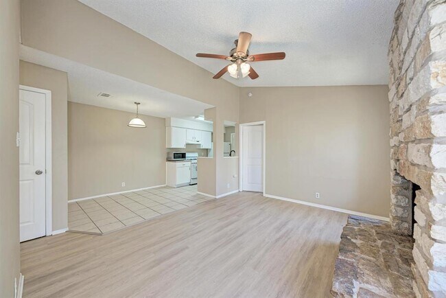 Building Photo - 12408 Deer Falls Dr